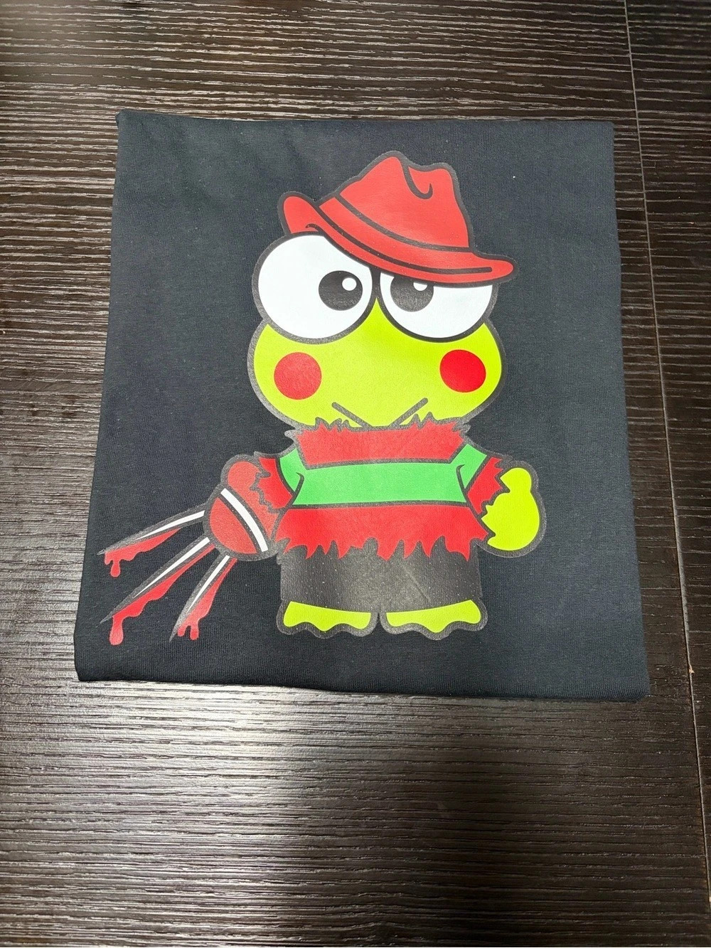 Graphic Short Sleeve Tee in Black & Red
